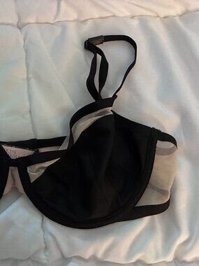 NWT VICTORIA'S SECRET BLACK UNDERWIRE  BEIGE MESH SIZE 32 DD UNLINED